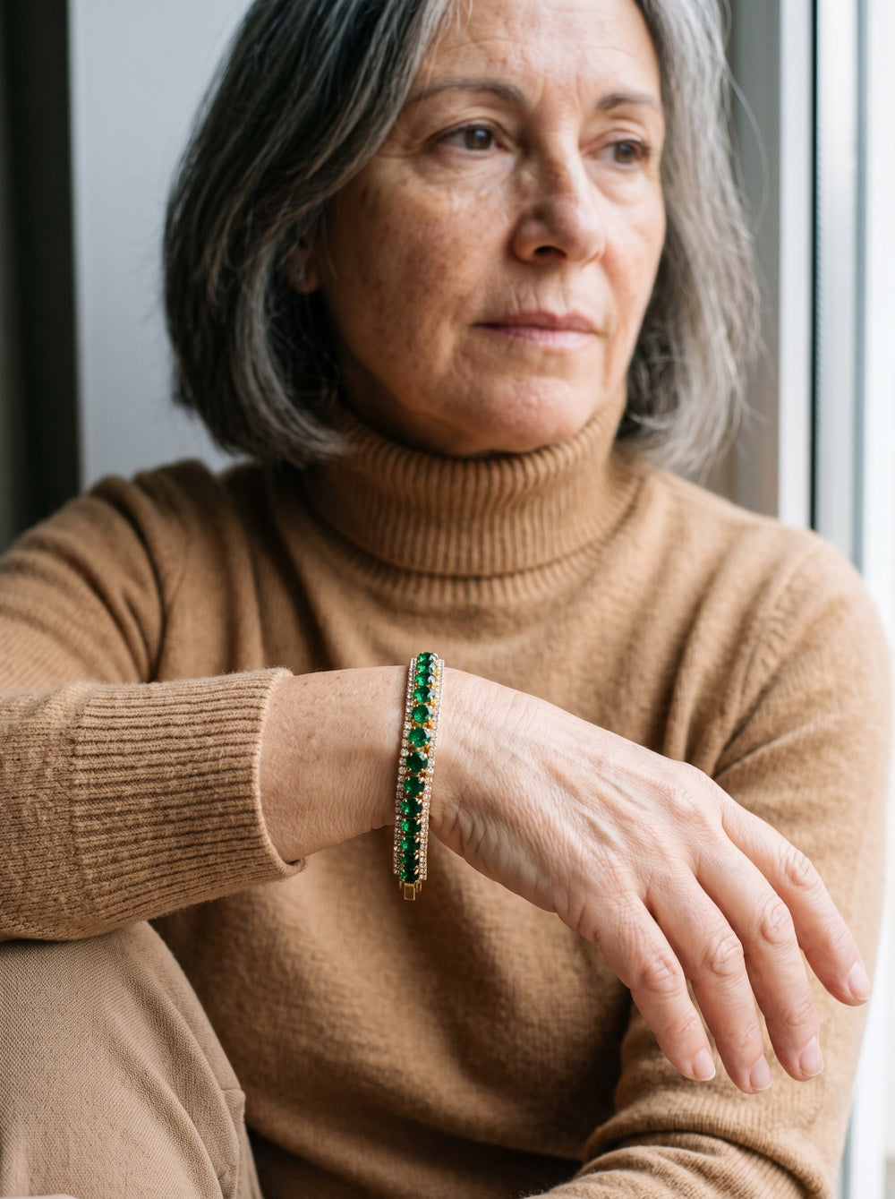Jade | Pulsera verde y dorada puesto