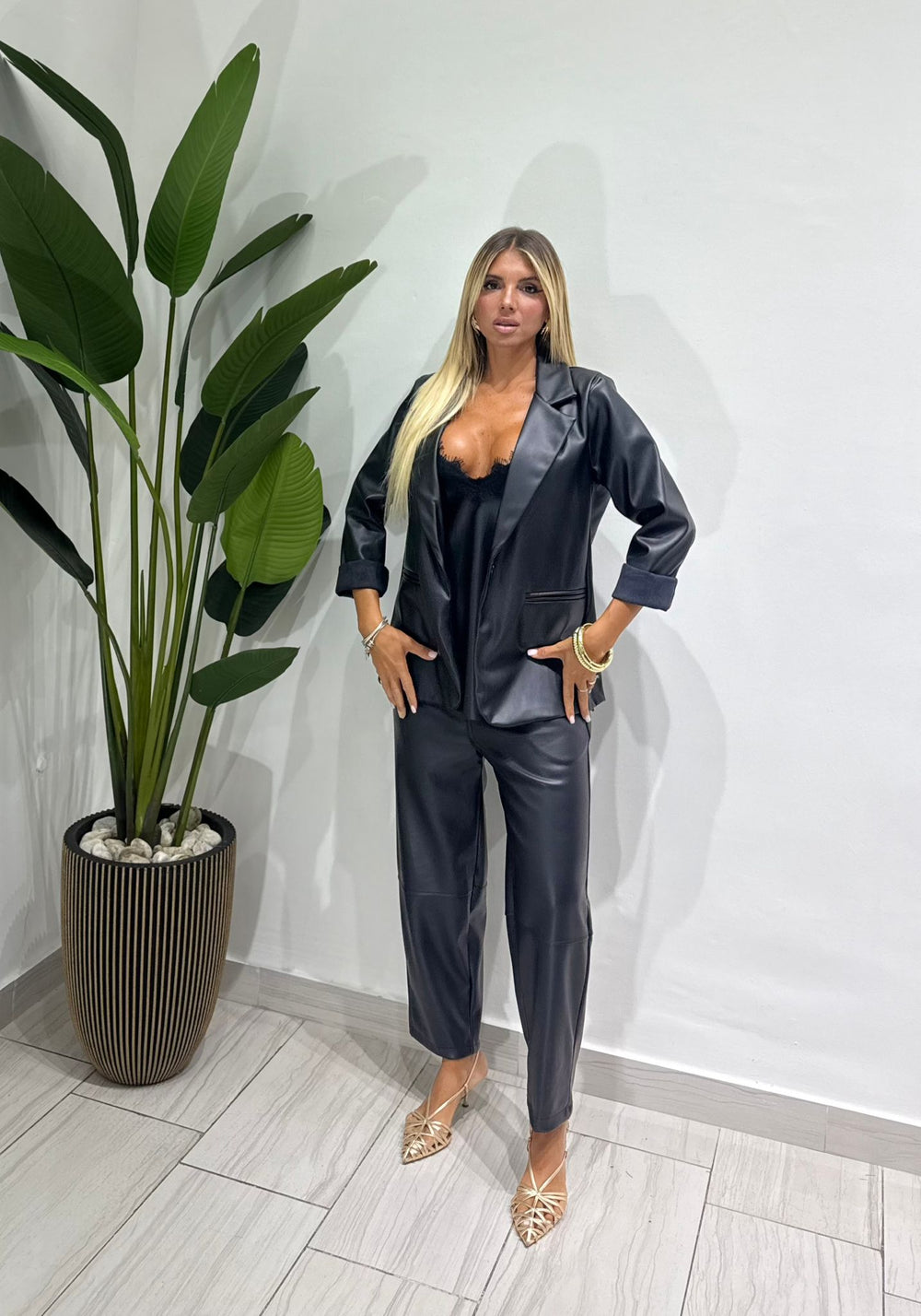 Greta | Conjunto de blazer en piel sintética