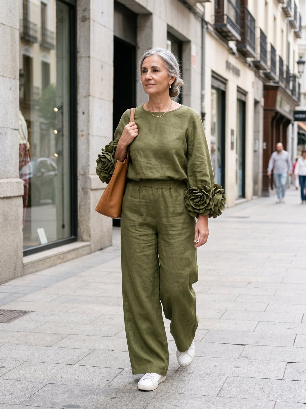 Rosalie, conjunto con puños de flores en color verde